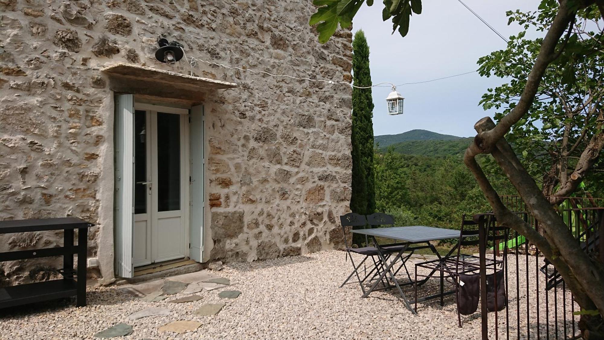 Gite En Cevennes Du Sud, Bergerie Restauree Au Rez De Jardin D'Une Bastide Avec Piscine, Vue Exceptionnelle, Authenticite Et Confort Saint-Laurent-le-Minier Luaran gambar